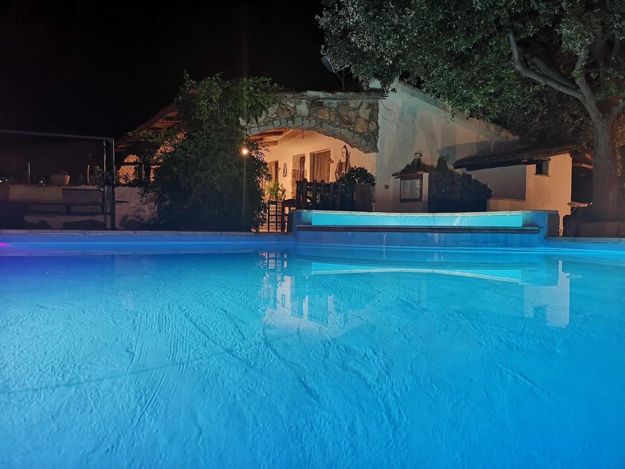 Jannas Hotel Orgosolo Bagian luar foto