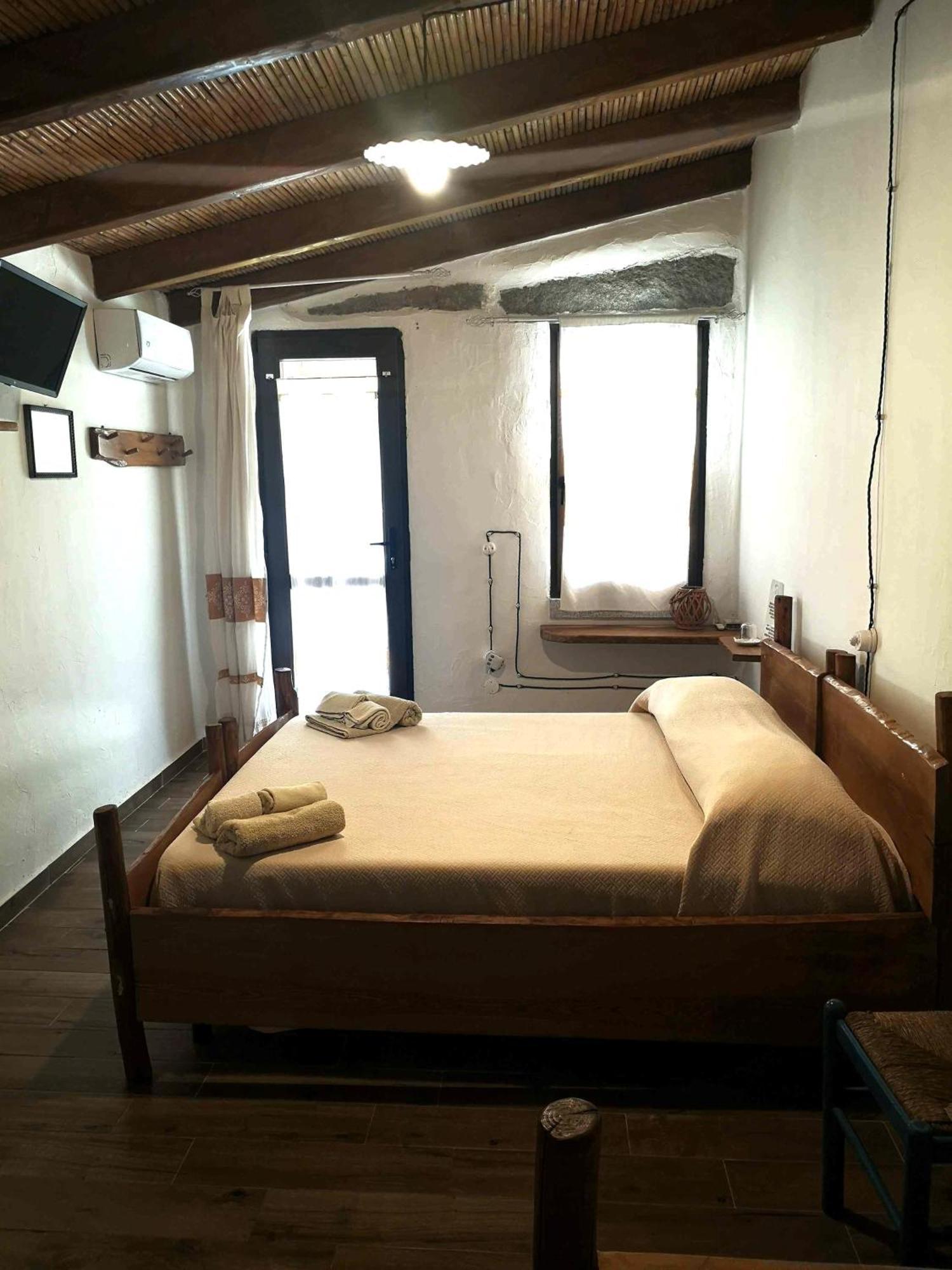 Jannas Hotel Orgosolo Bagian luar foto