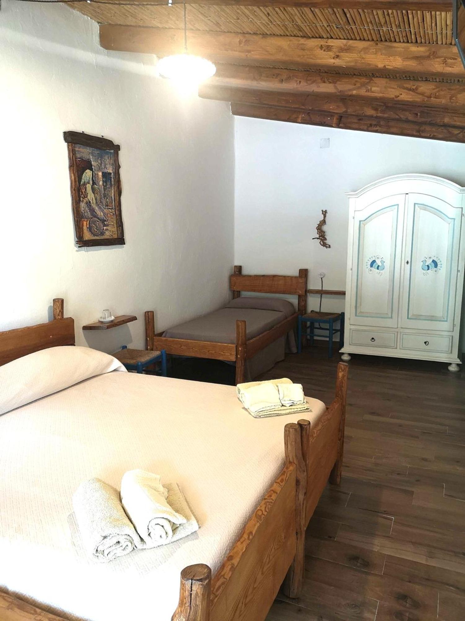 Jannas Hotel Orgosolo Bagian luar foto