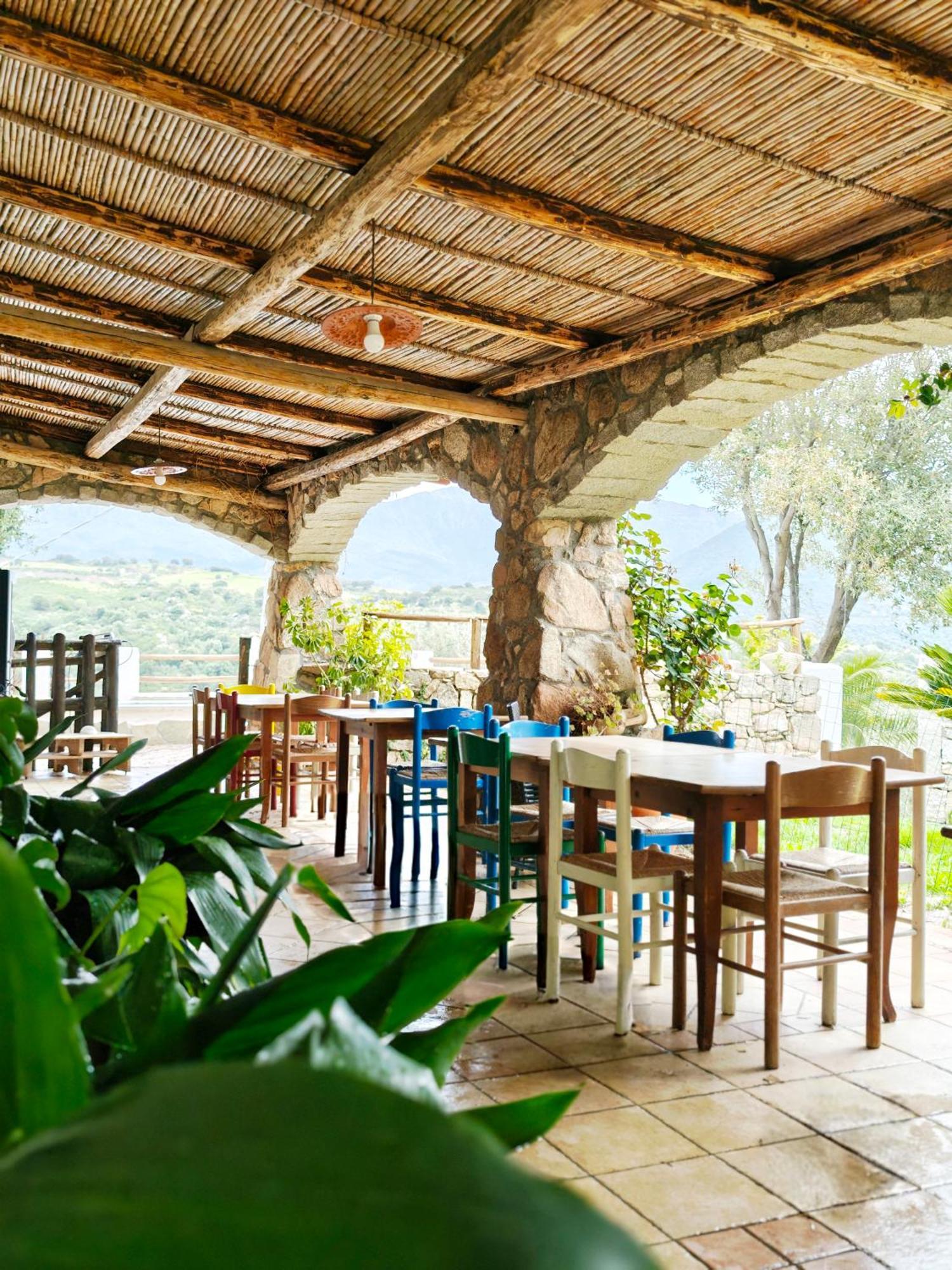 Jannas Hotel Orgosolo Bagian luar foto