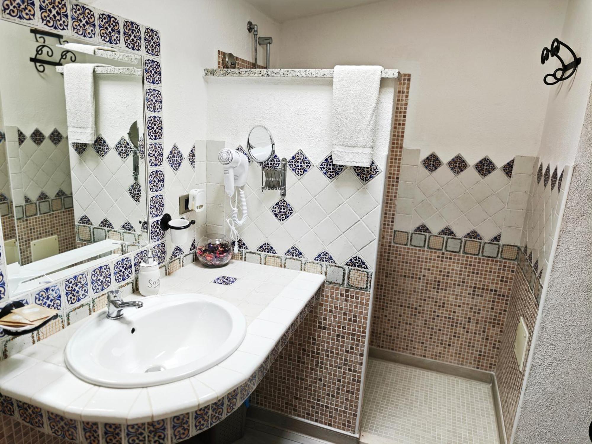 Jannas Hotel Orgosolo Bagian luar foto