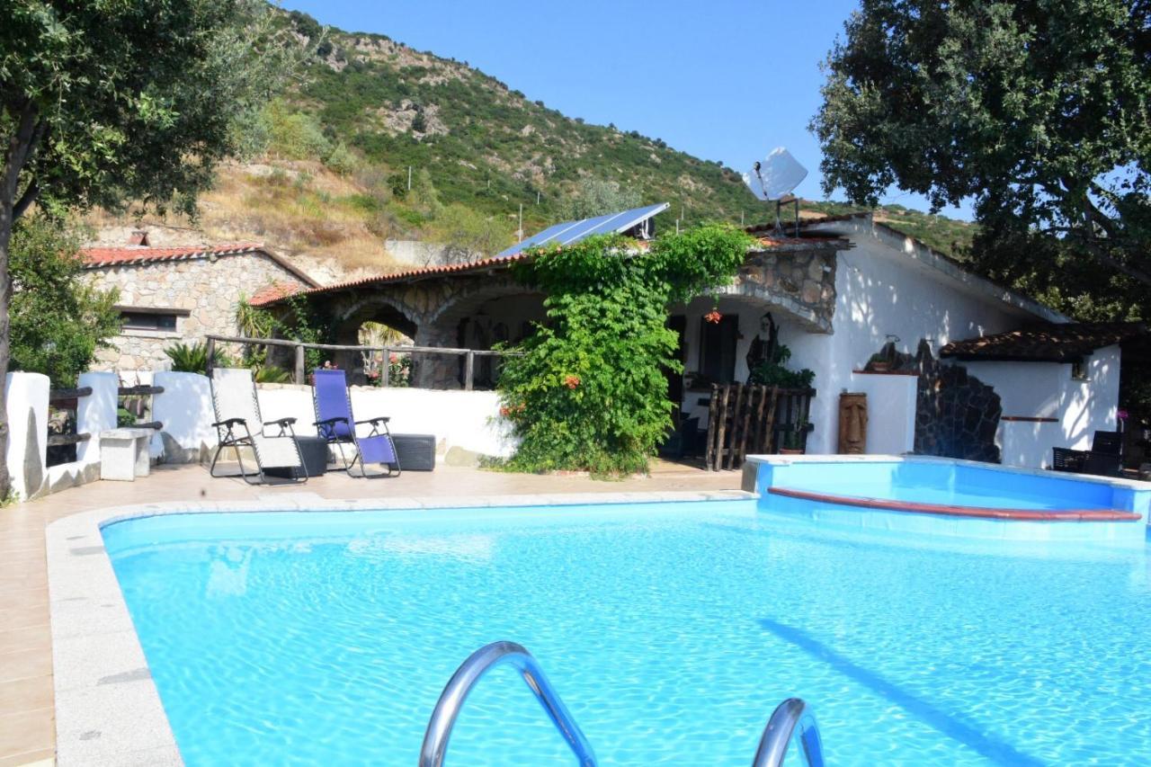 Jannas Hotel Orgosolo Bagian luar foto