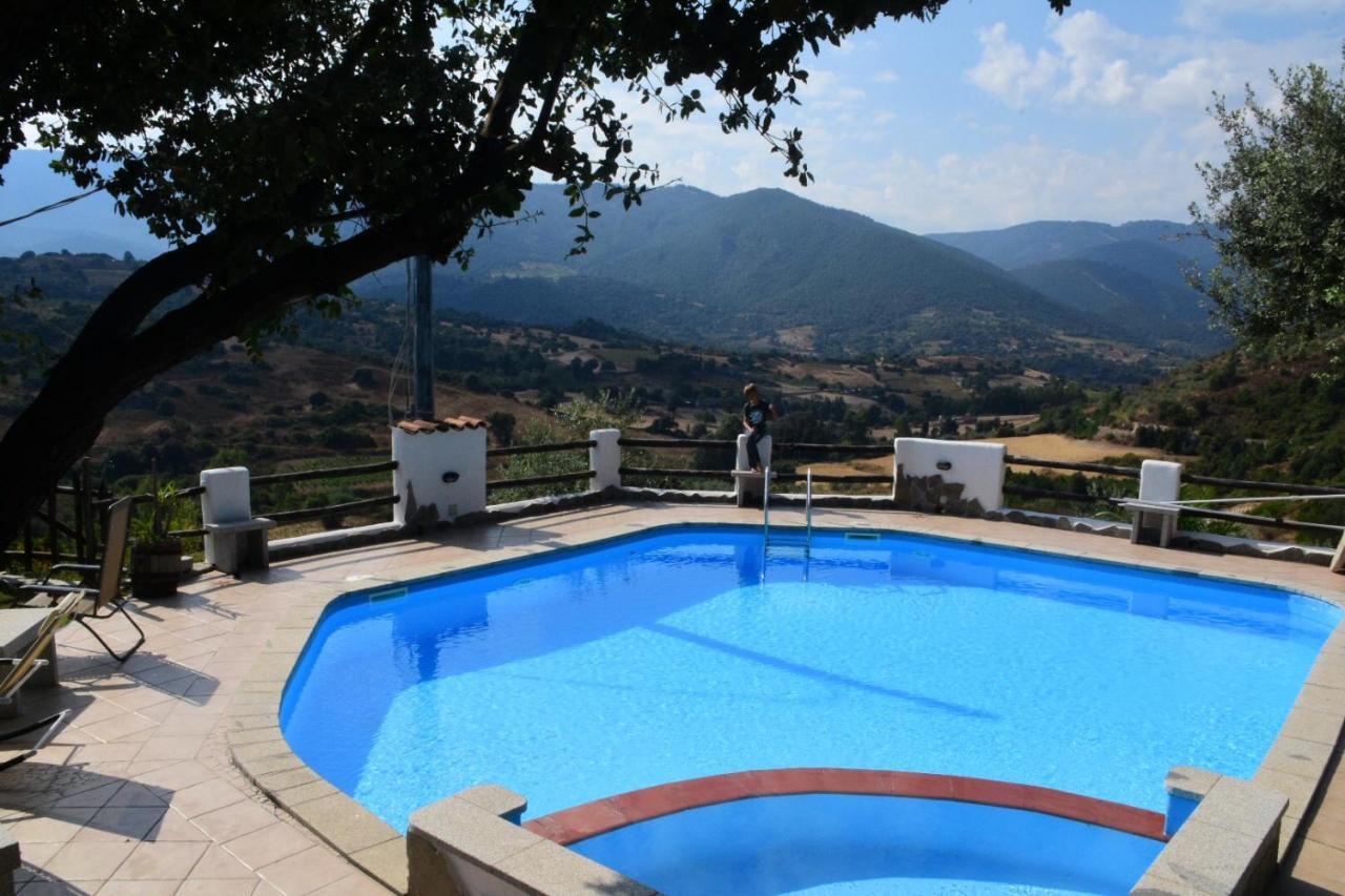 Jannas Hotel Orgosolo Bagian luar foto