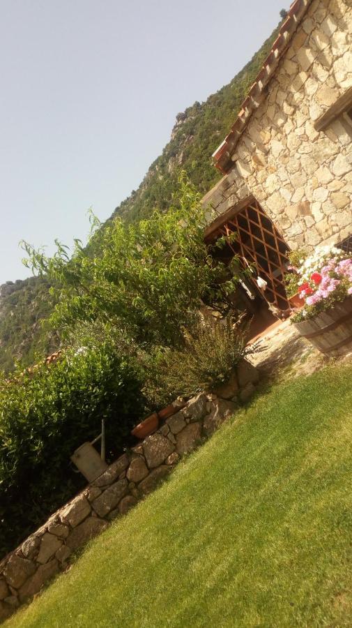 Jannas Hotel Orgosolo Bagian luar foto